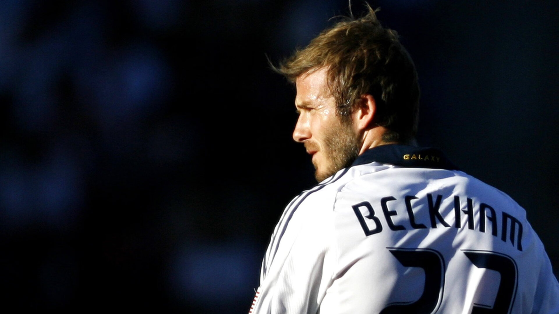 亚历克斯·格林伍德稳步提高,成为袋鼠队不可或缺的后防力量,亚历克斯-格林伍德